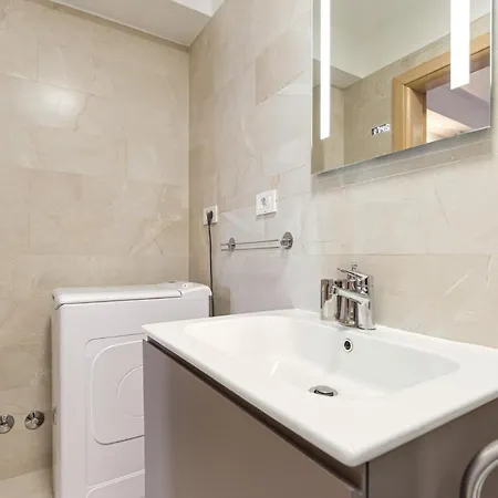 Apartament Alex - 100 Meters From Poreč